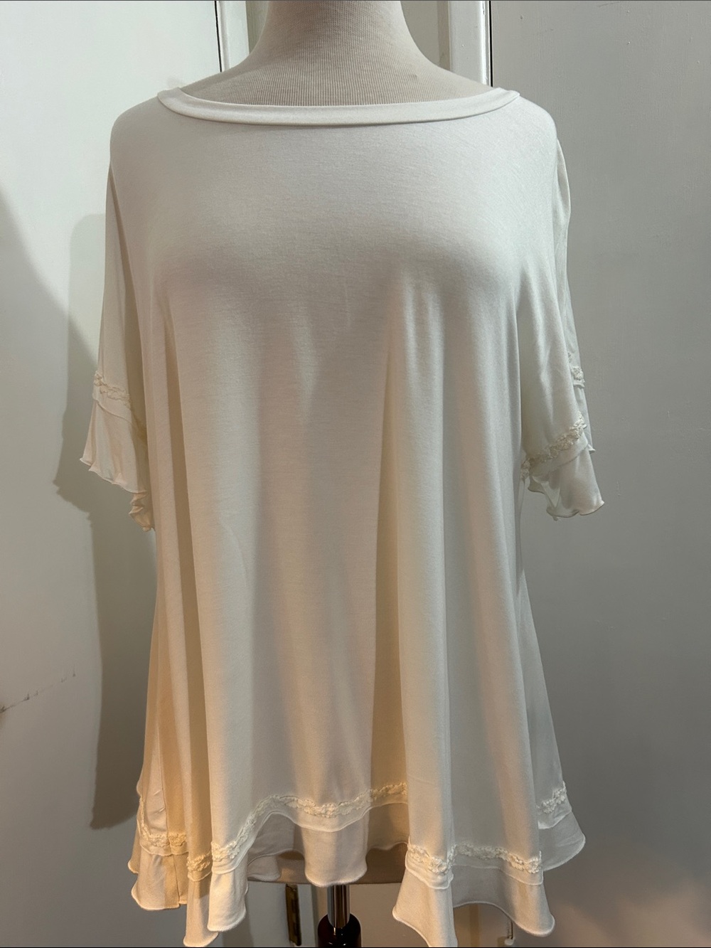 POL Cream Ruffle-Hem Swing Tunic